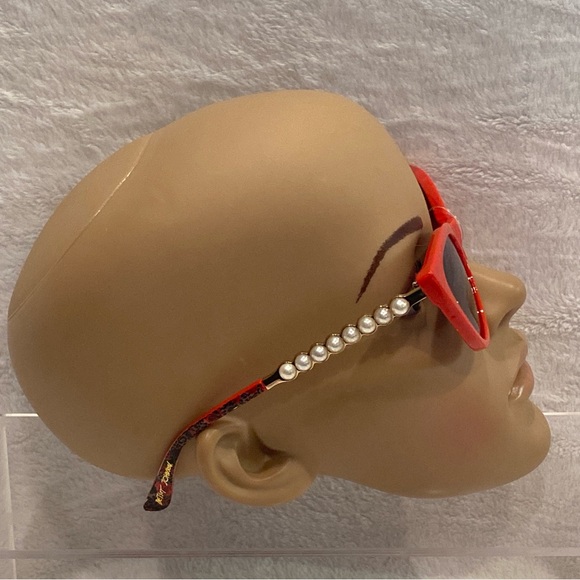 Betsey Johnson Spice of Life Cat Eye Faux Pearl Arms Red Sunnies Sunglasses NWT - Picture 3 of 12
